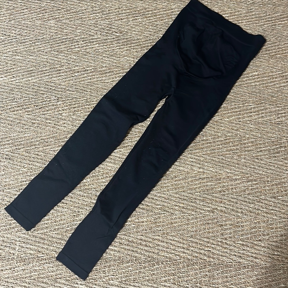 BNWOT BLANQI maternity belly support leggings size small in black